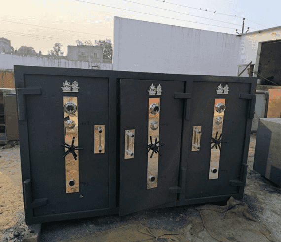 Defender Plus Safe-1